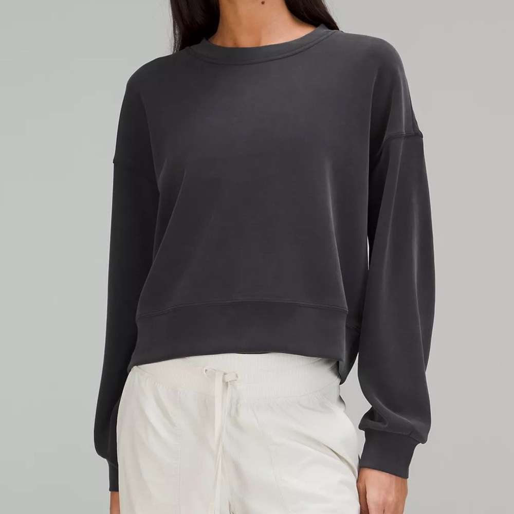 - LULULEMON Perfectly Oversized Cropped Crew Softstreme. NWOT